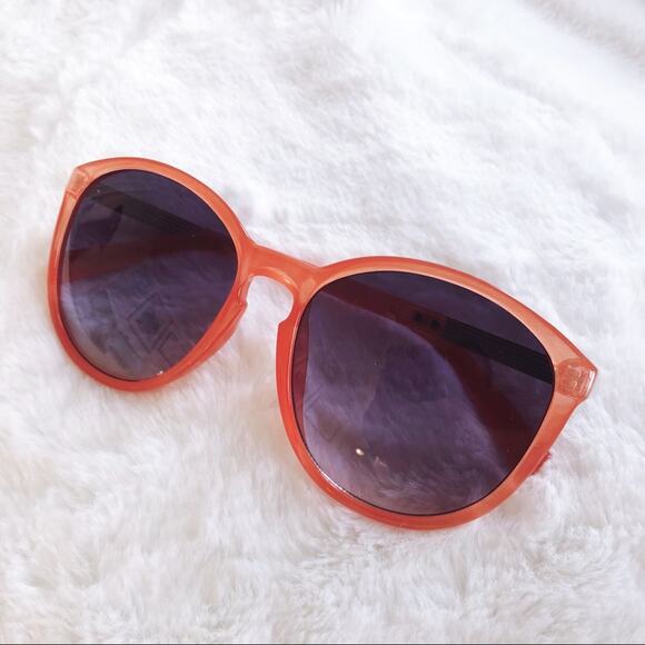 Celia Red Cat Eye Full Rim Sunglasses - Picture 3 of 10